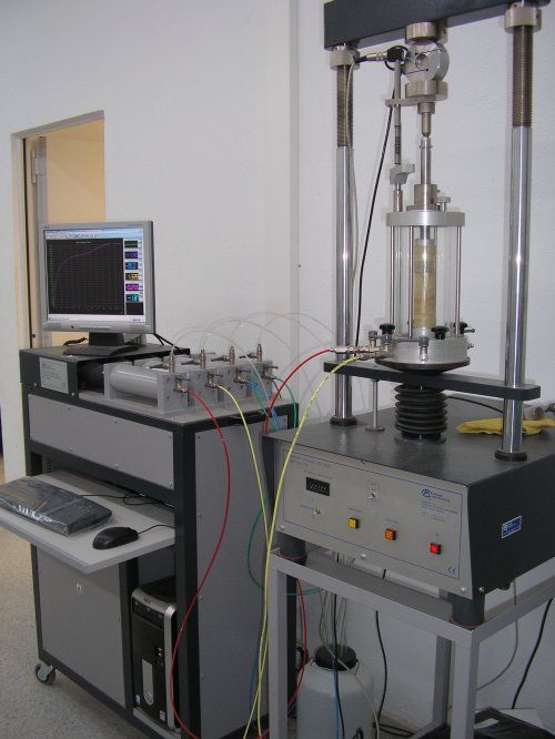 Sòls Triaxial UU
Sòls Triaxial CD
Sòls Triaxial CU
Roca Triaxial
Sòls consolidació (edòmetre)
Inflament lliure
Pressió d'inflament
Compressions
CBR
Proctor normal
Proctor modificat